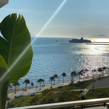 شقة Luxury Seaview Flat Free Parking فلورا