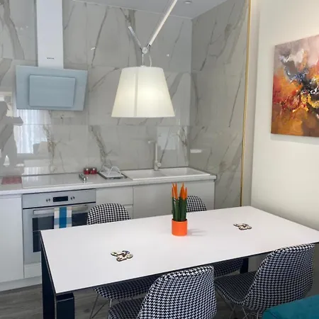 アパート Luxury Seaview Flat Free Parking Vlorë